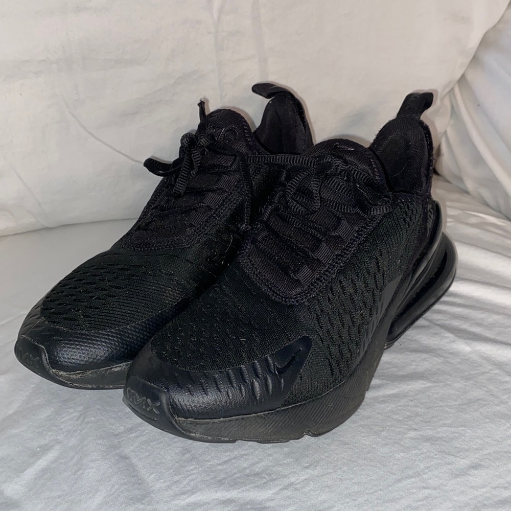 Boys Black Nike Air Max 270